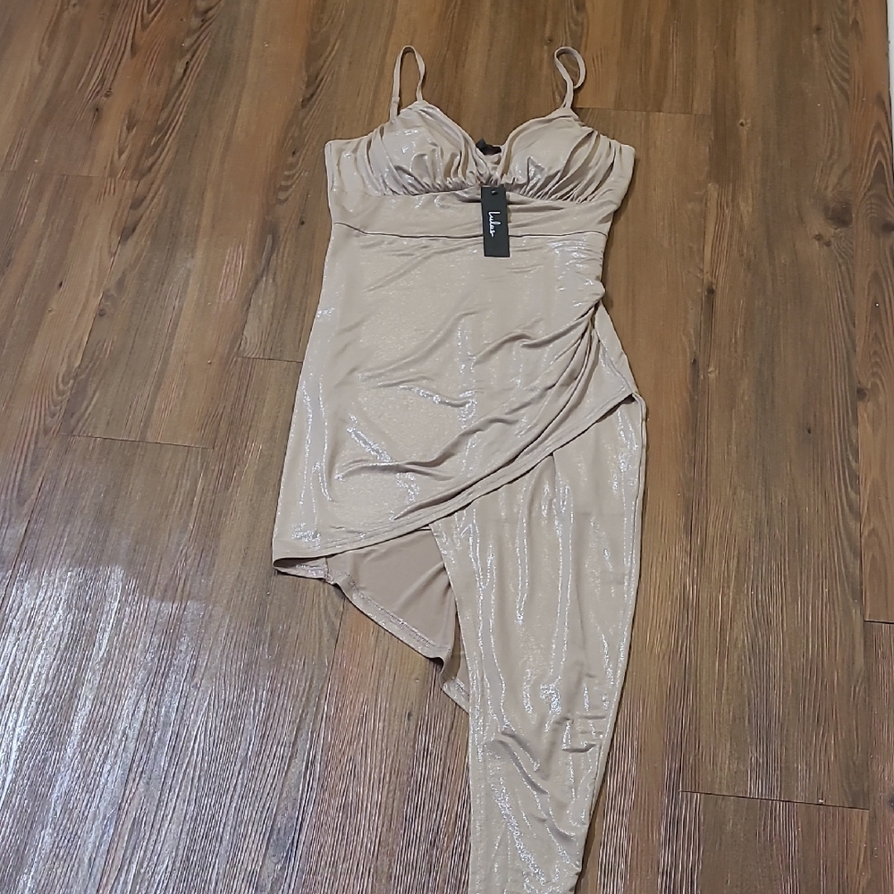 LULUS DRESS COLOR taupe metallic body con asemetrical dress zise L new for women